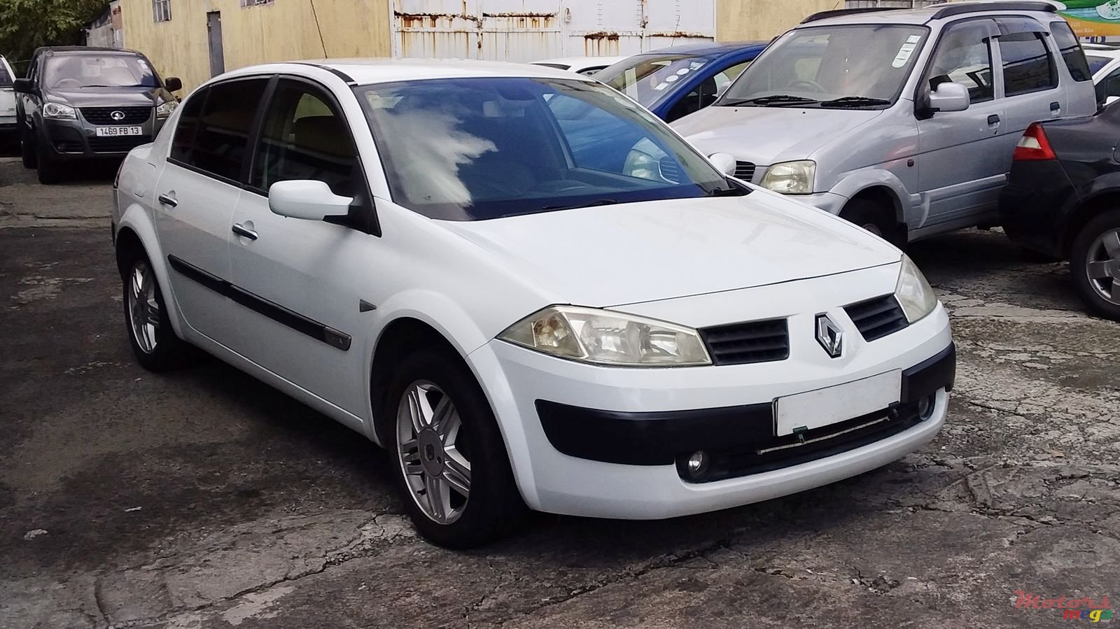 2005' Renault Megane photo #2