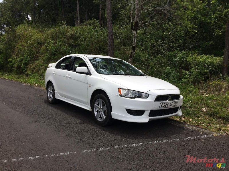 2008' Mitsubishi Lancer photo #1