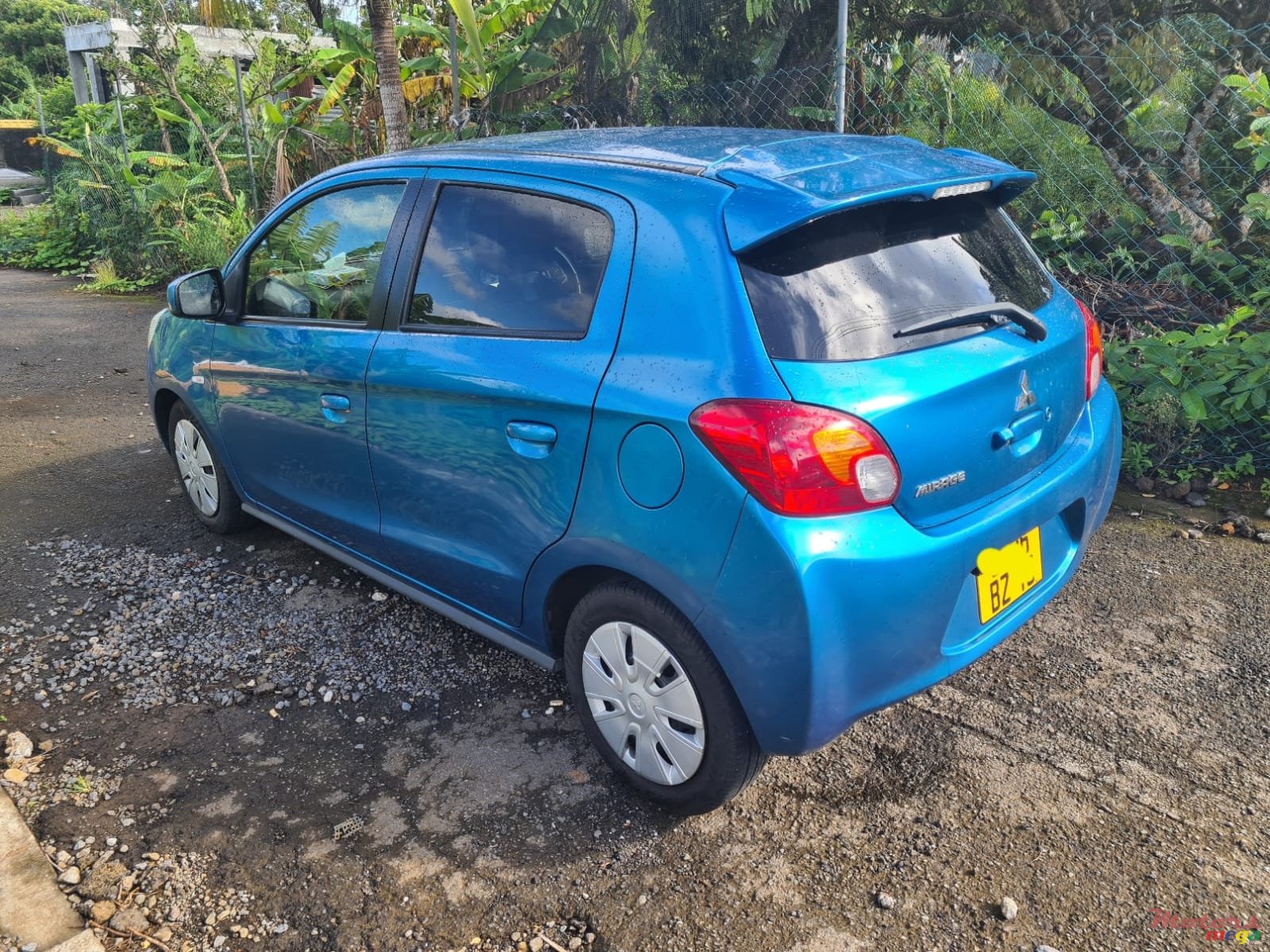 2013' Mitsubishi Mirage photo #6