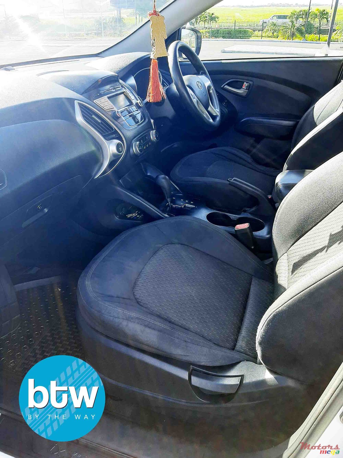 2010' Hyundai ix35 photo #5