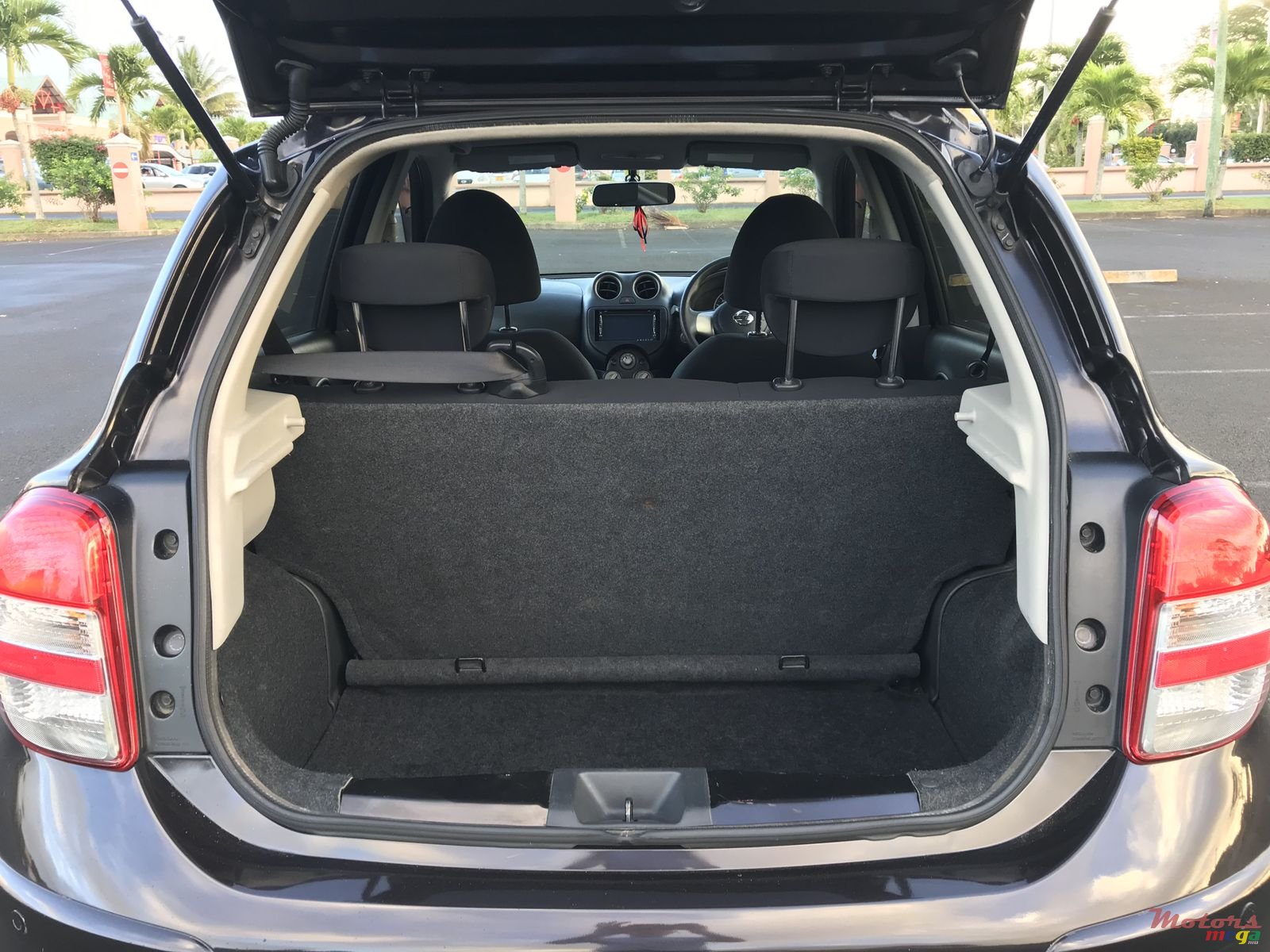 2012' Nissan photo #6