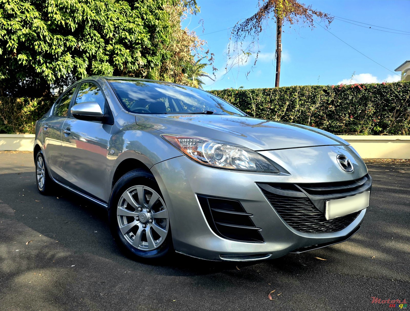 2011' Mazda 3 Japan photo #3