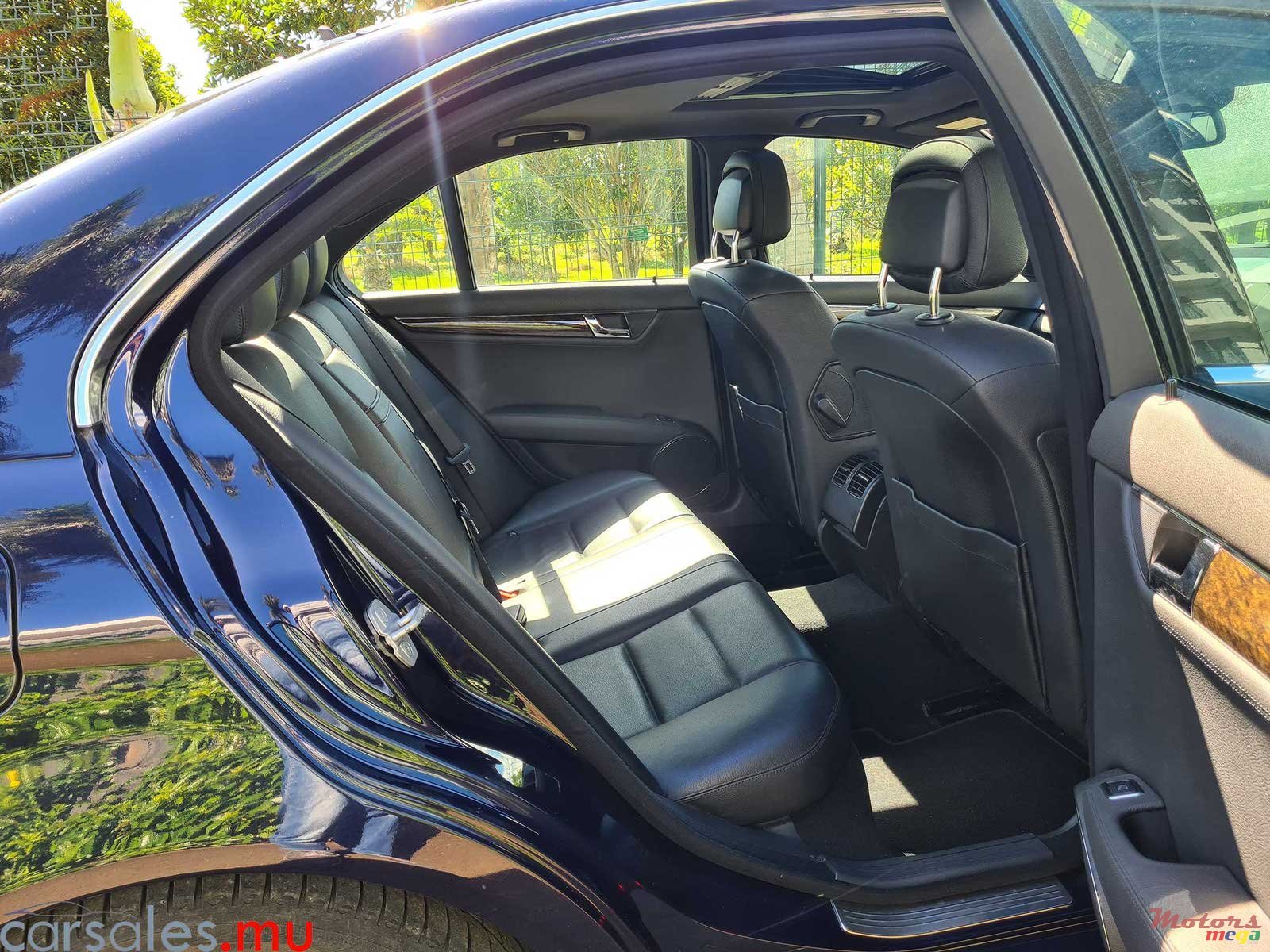 2011' Mercedes-Benz C 180 Kompressor photo #5