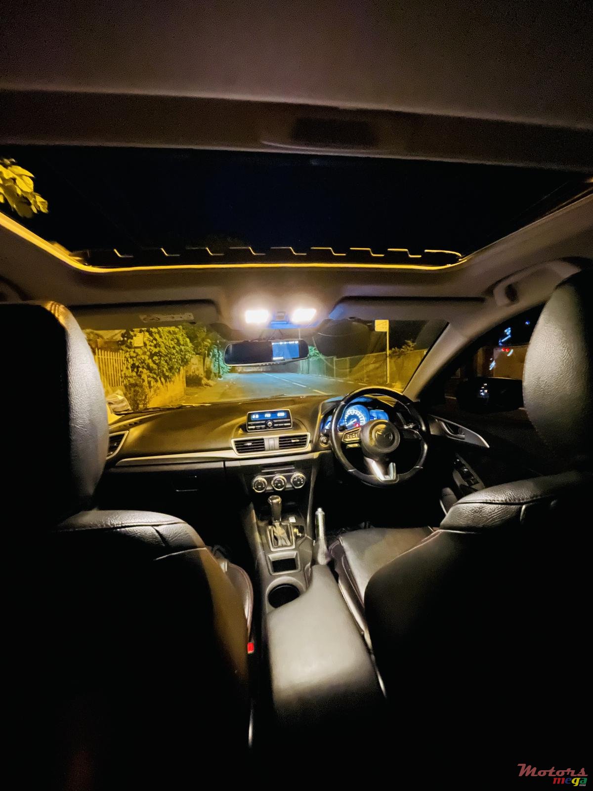 2017' Mazda 3 photo #2