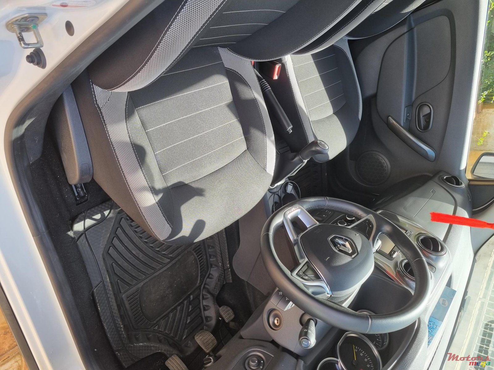 2018' Renault Sandero StepWay photo #2