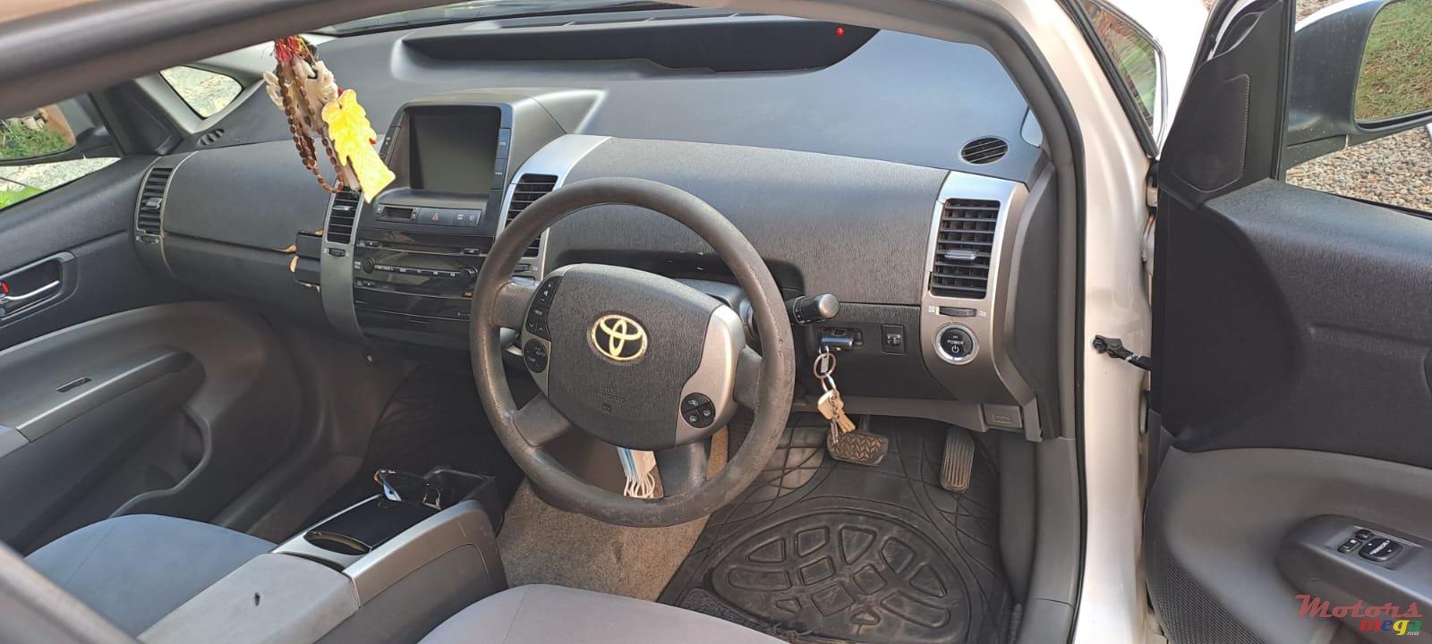 2009' Toyota Prius photo #6
