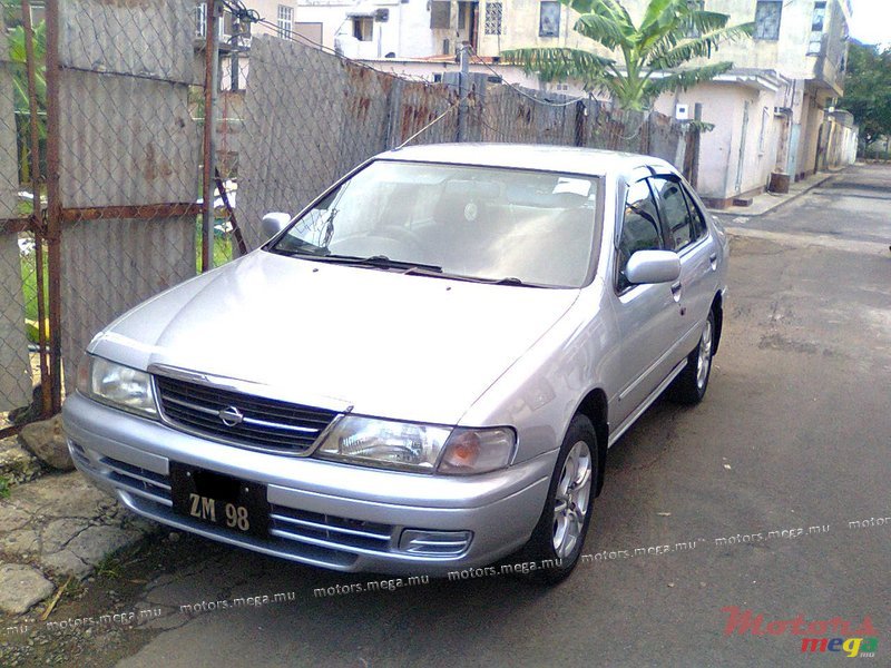 1998' Nissan Sunny photo #1