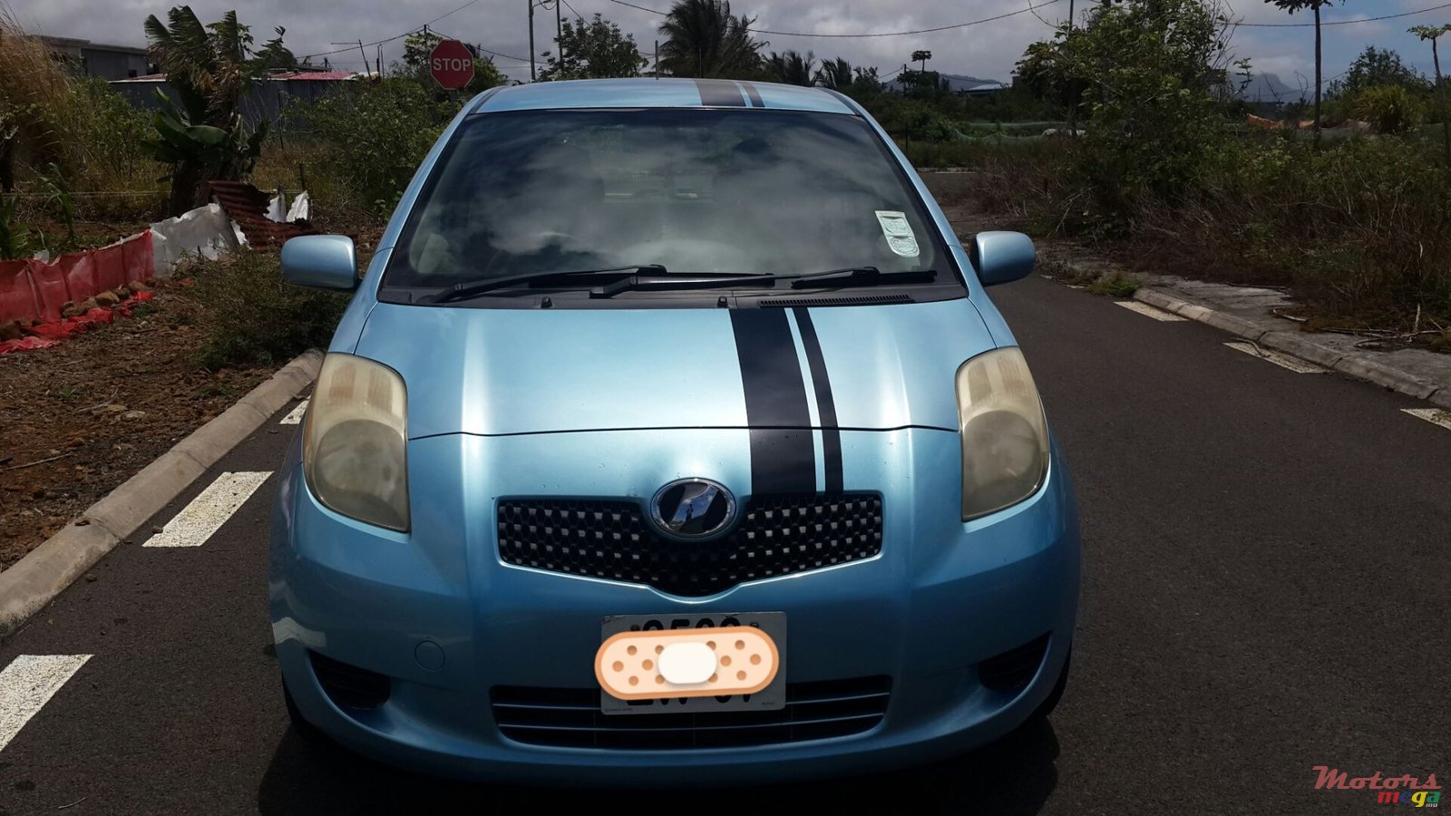 2007' Toyota Vitz photo #2