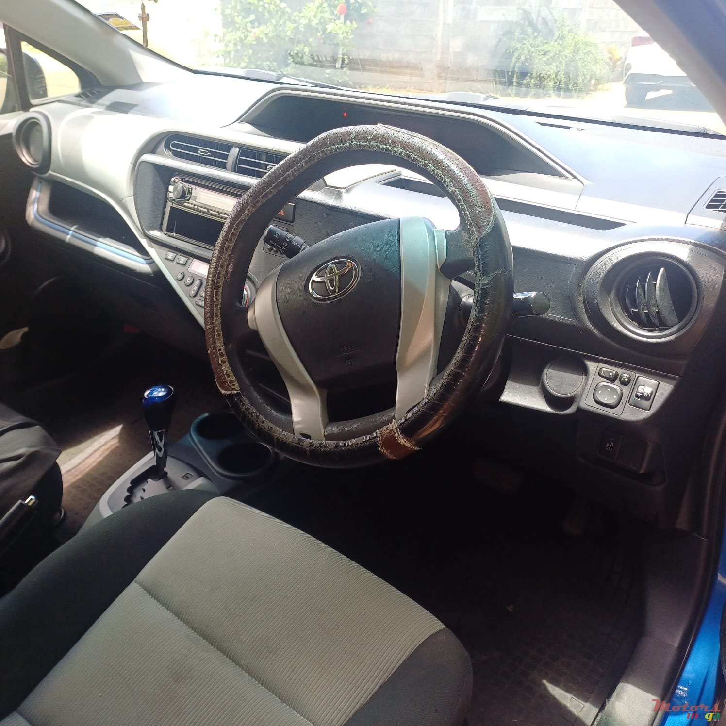 2014' Toyota Aqua photo #3