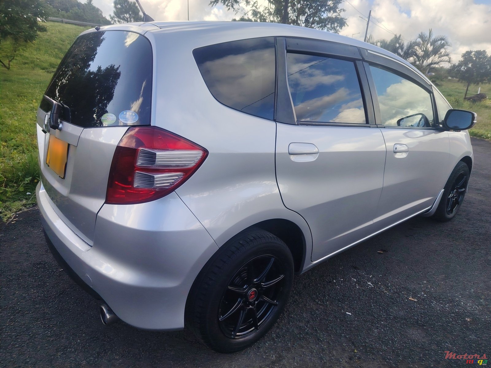 2010' Honda Fit 1330cc auto photo #3