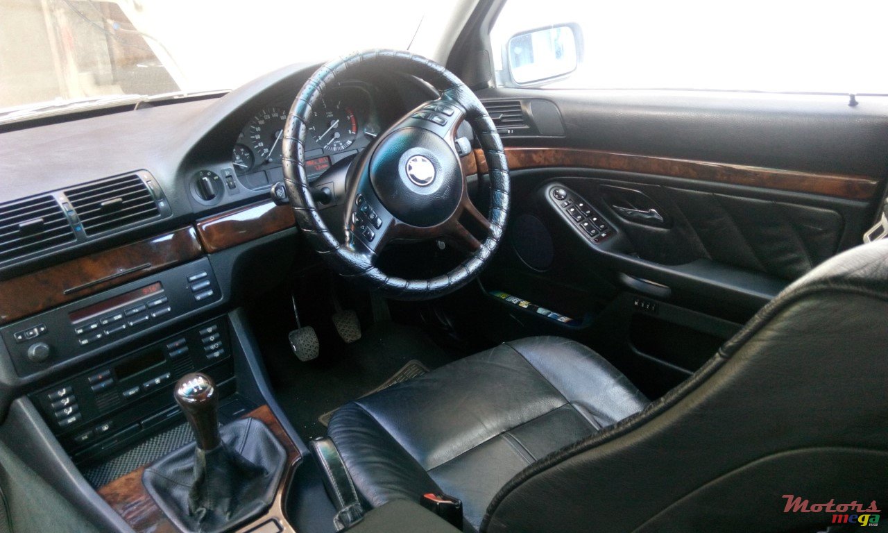 2003' BMW 525 photo #7