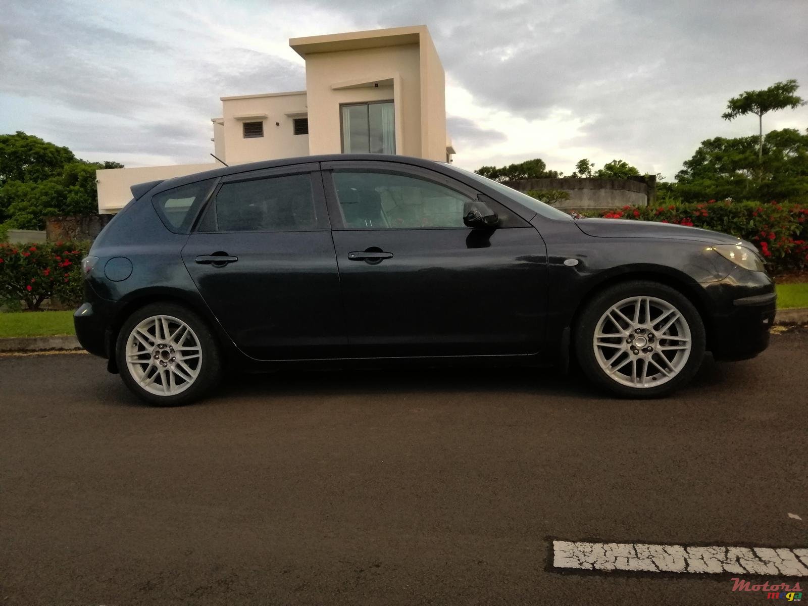 2006' Mazda Axela photo #2