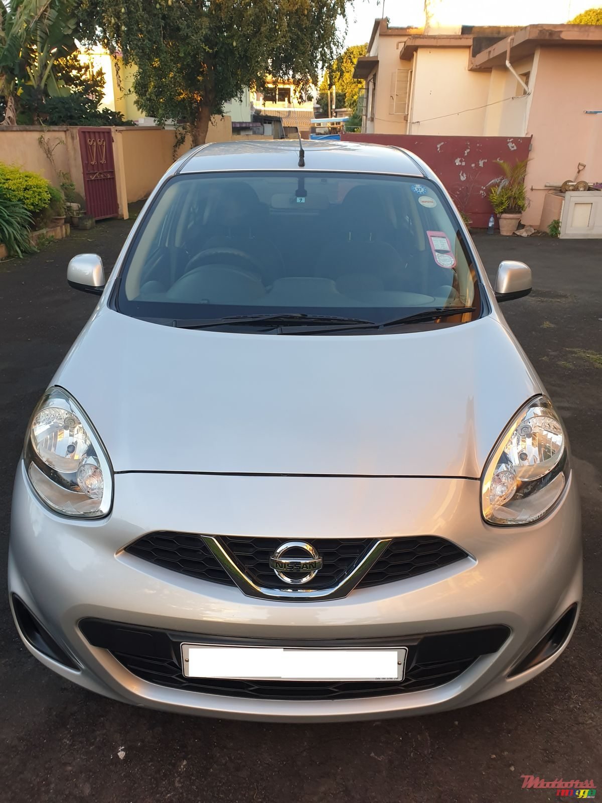 2014' Nissan March photo #1