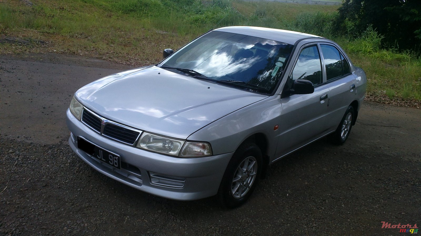 1998' Mitsubishi Lancer photo #3