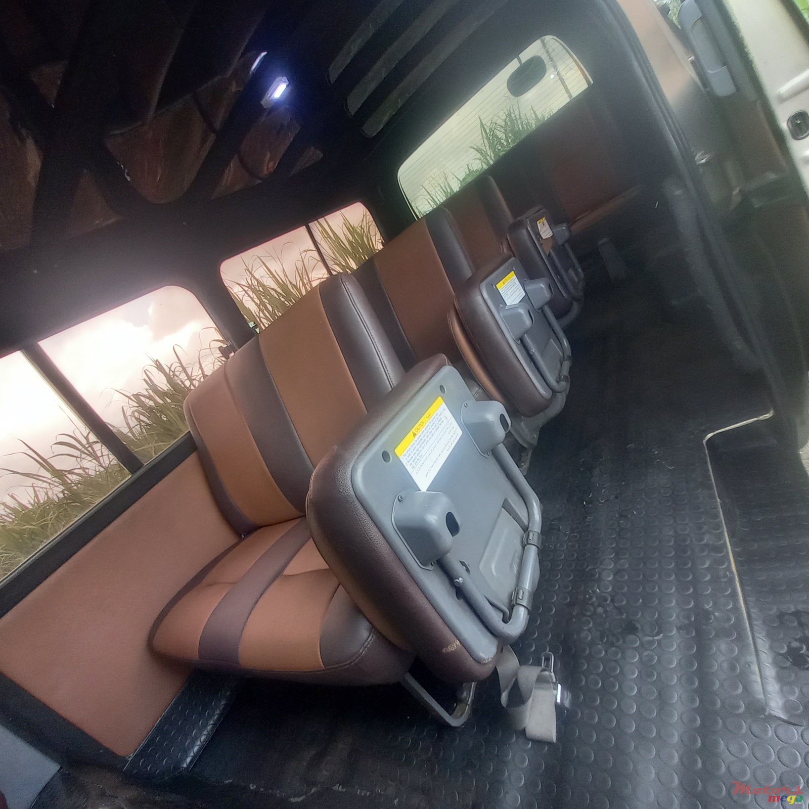 2012' Nissan Urvan photo #4