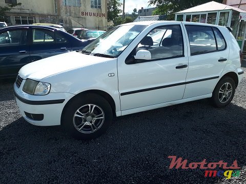 2001' Volkswagen Polo photo #1