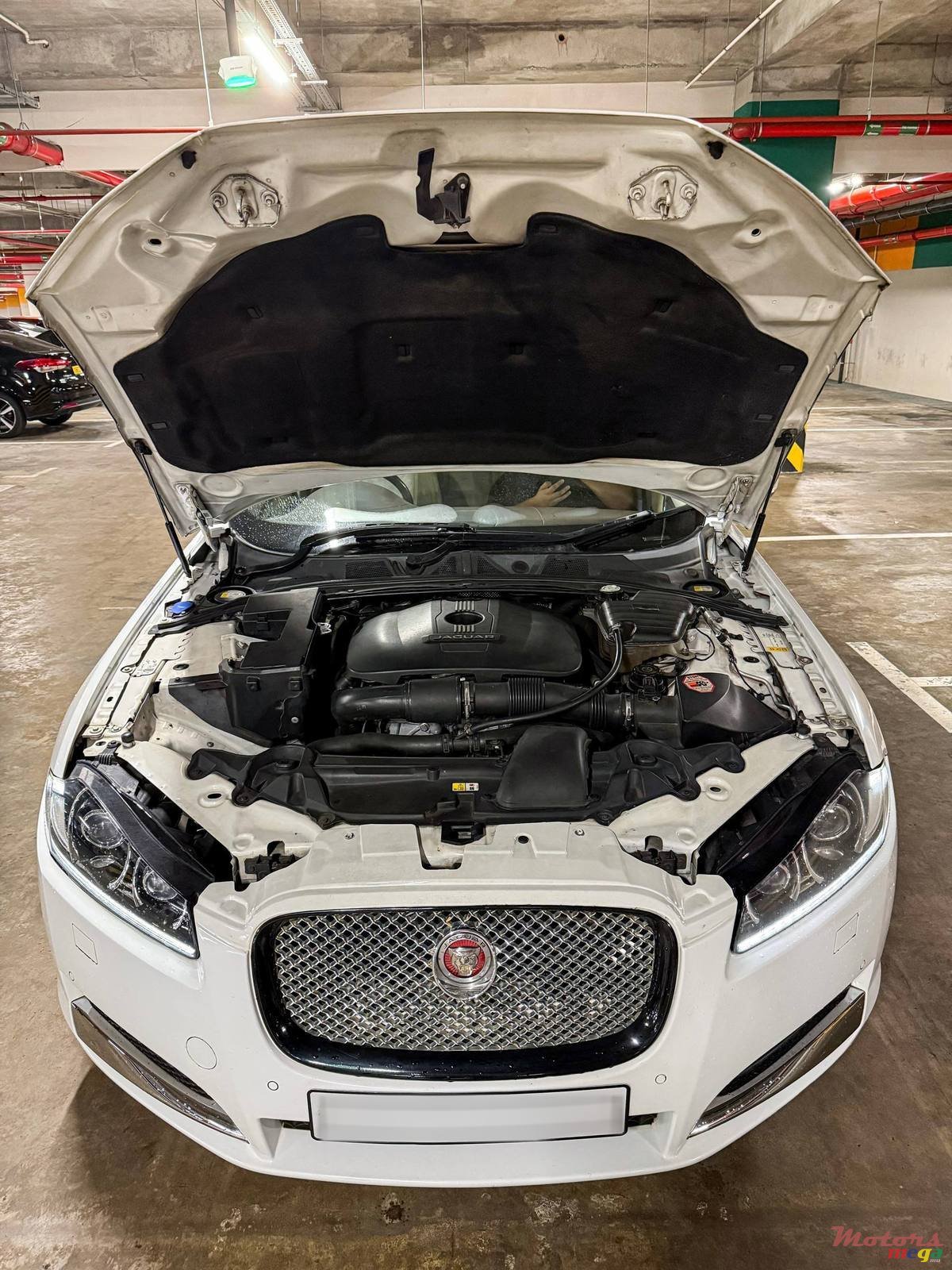 2016' Jaguar XF photo #5