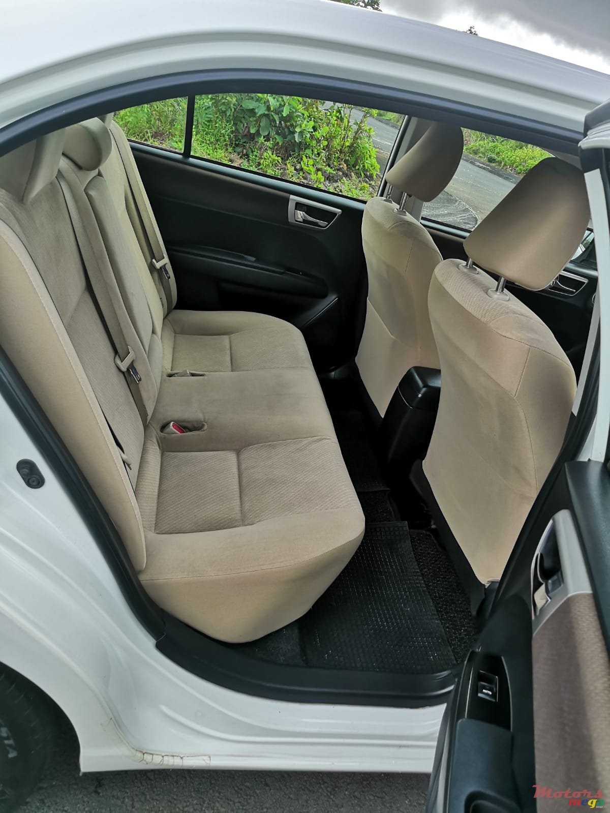 2014' Toyota Axio Limited G Edition photo #3