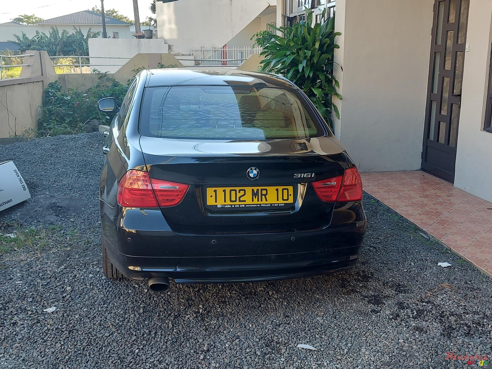 2010' BMW 3 Series photo #2