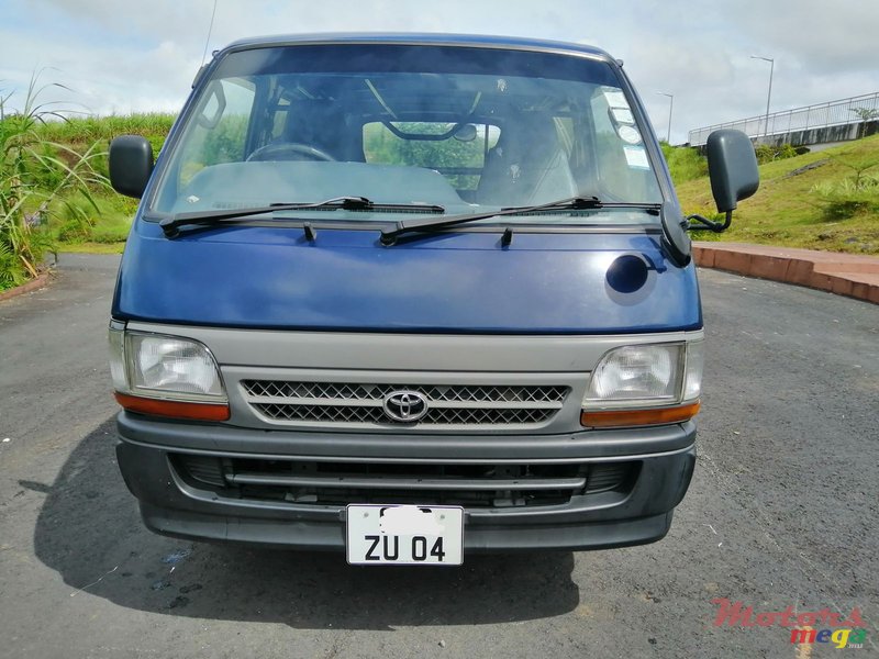 2004' Toyota HIACE (Goods vehicle) photo #1