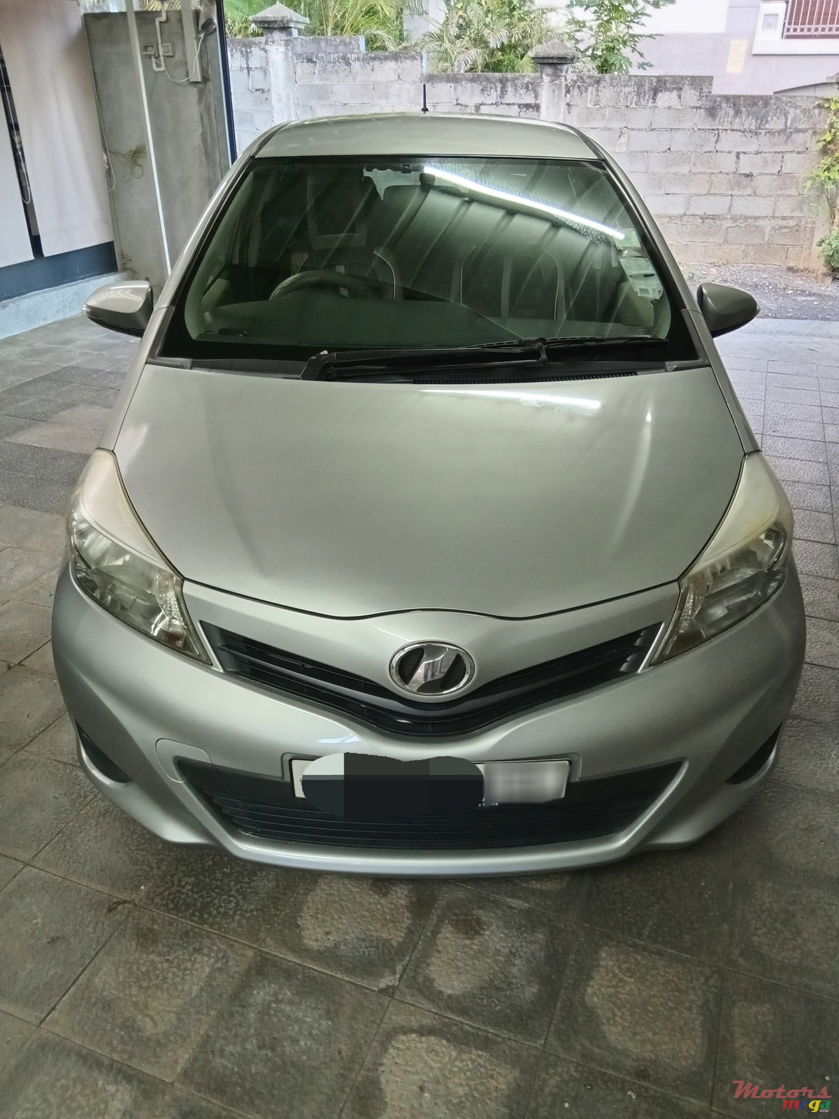 2013' Toyota Vitz None photo #1