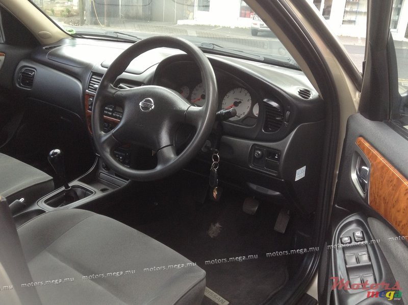 2004' Nissan Sunny Super Saloon photo #4