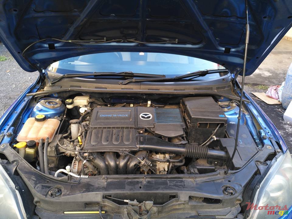 2005' Mazda Axela photo #6