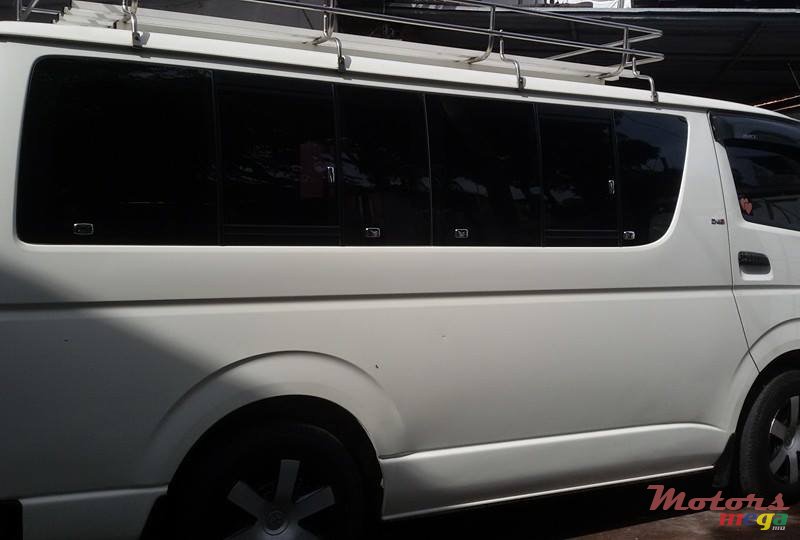 2010' Toyota HiAce photo #4