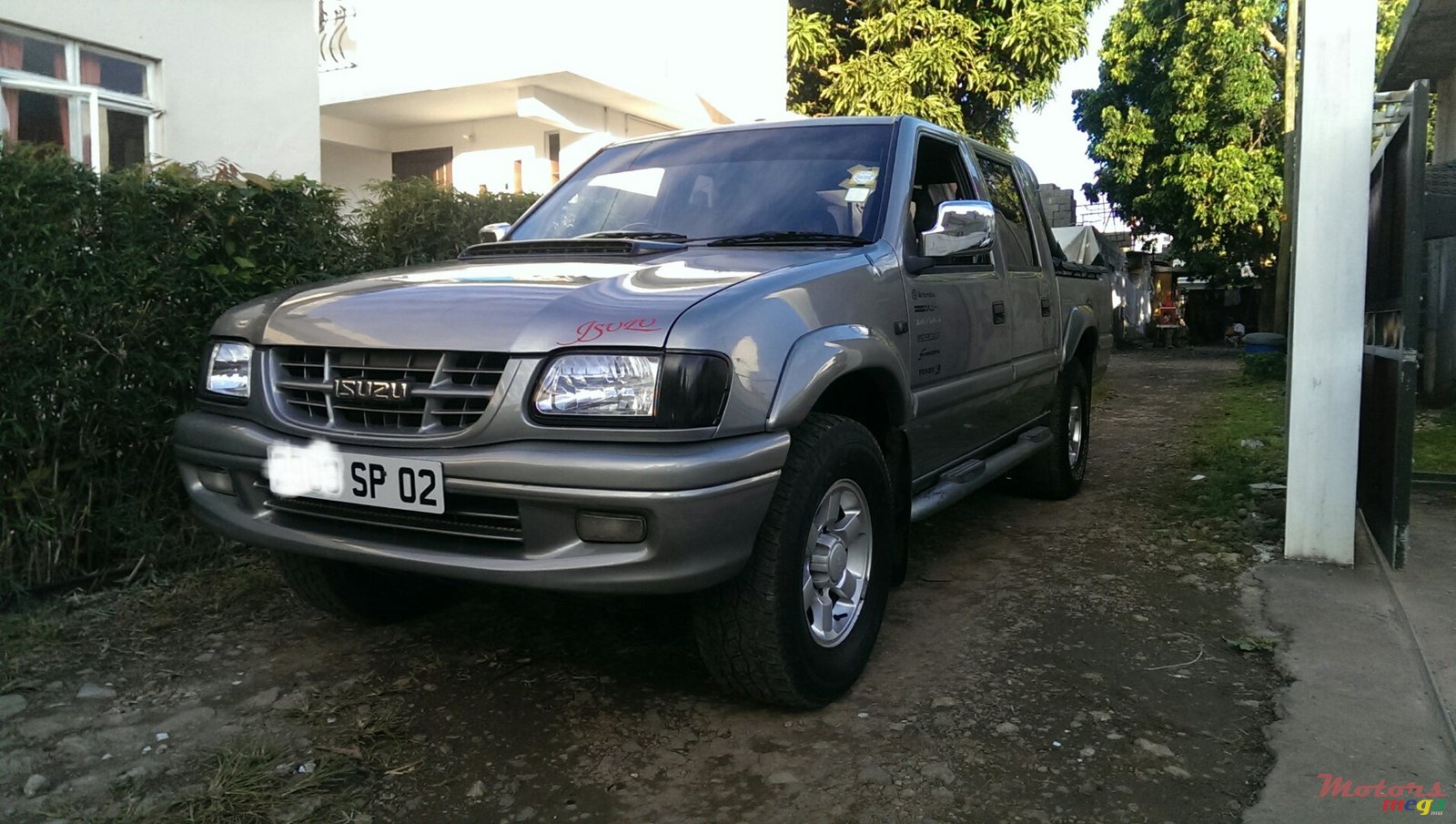 2002' Isuzu KB Series photo #1