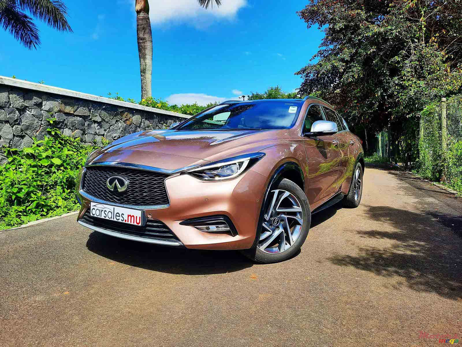 2018' Infiniti Q30 1.6t Premium photo #1