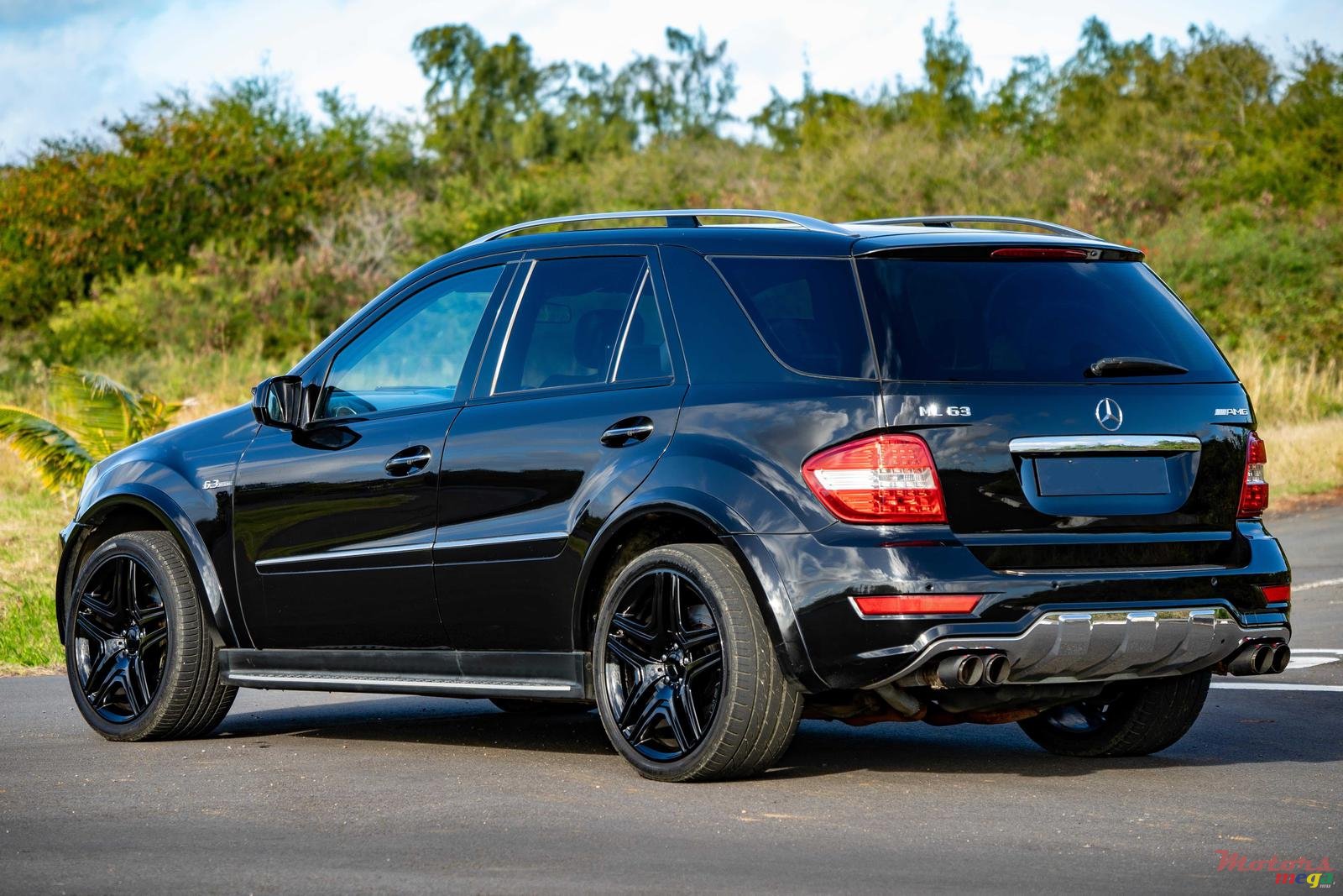 2009' Mercedes-Benz ML 63 AMG photo #2
