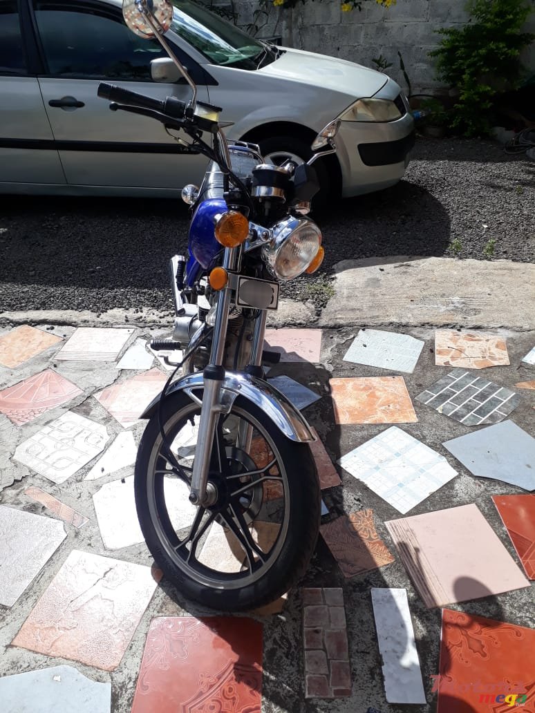 2009' Suzuki GN125 photo #1