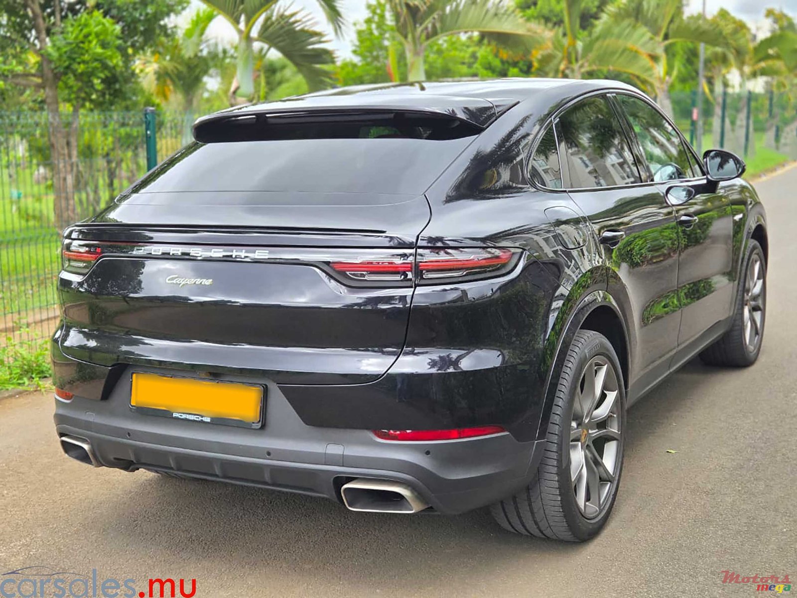 2020' Porsche Cayenne Coupé photo #4