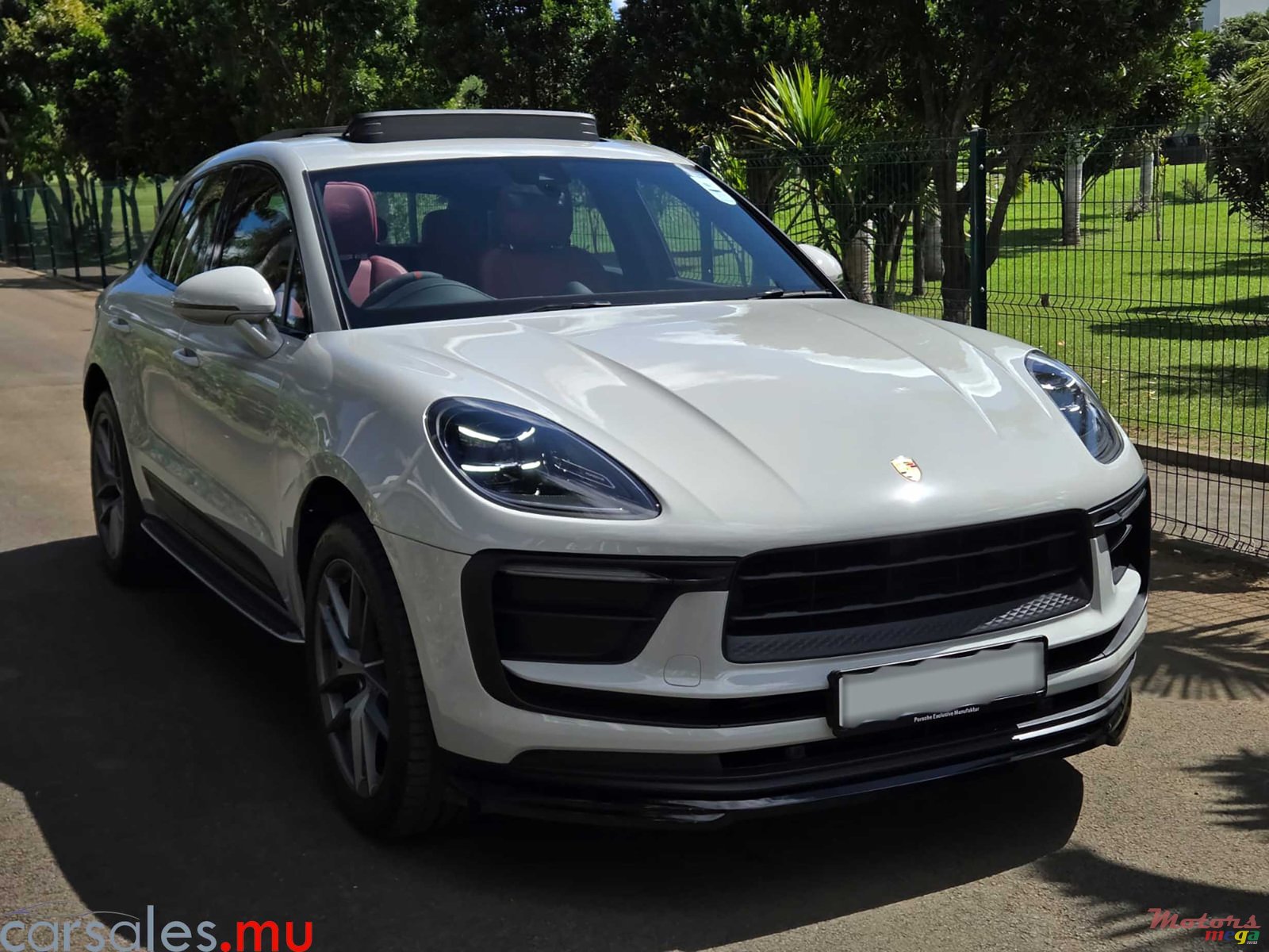 2022' Porsche Macan 2.0 photo #2