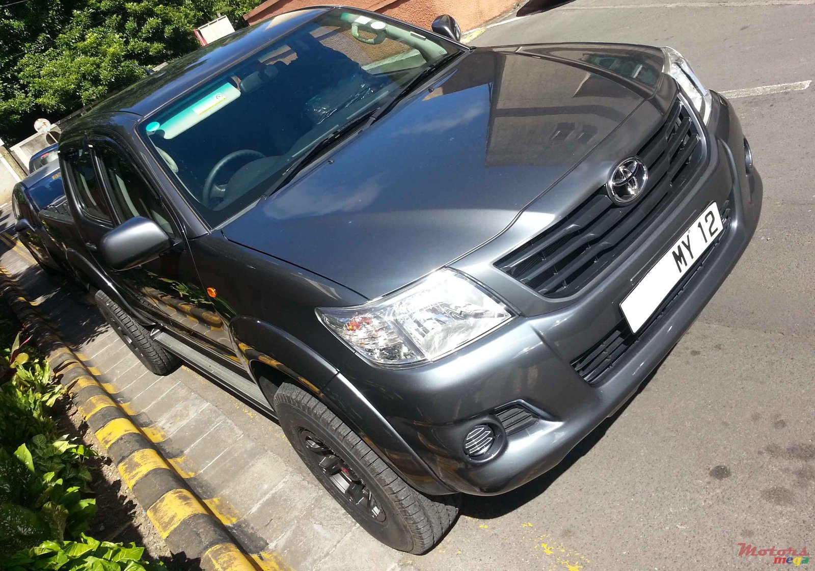2012' Toyota Hilux photo #5