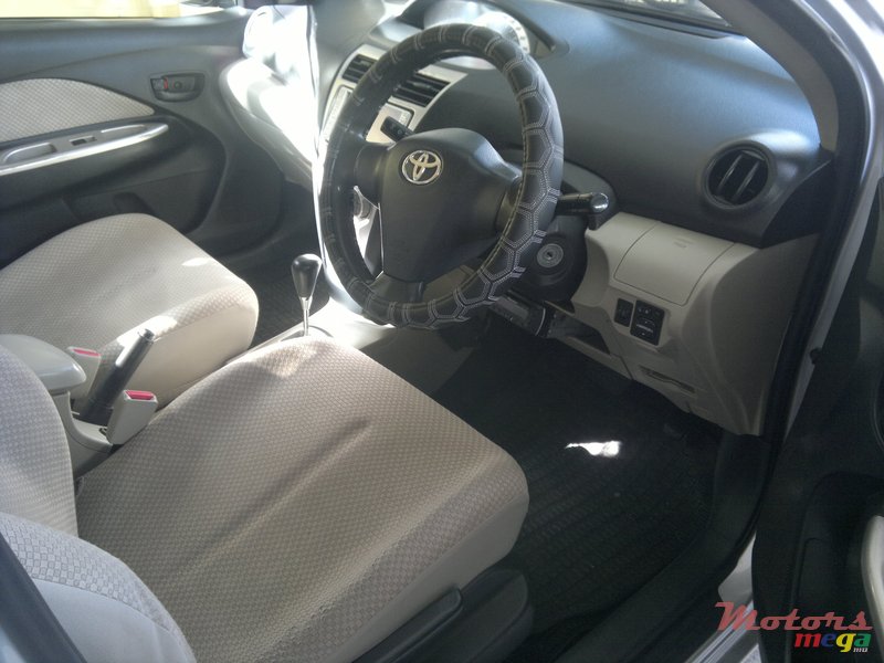 2006' Toyota BELTA photo #6