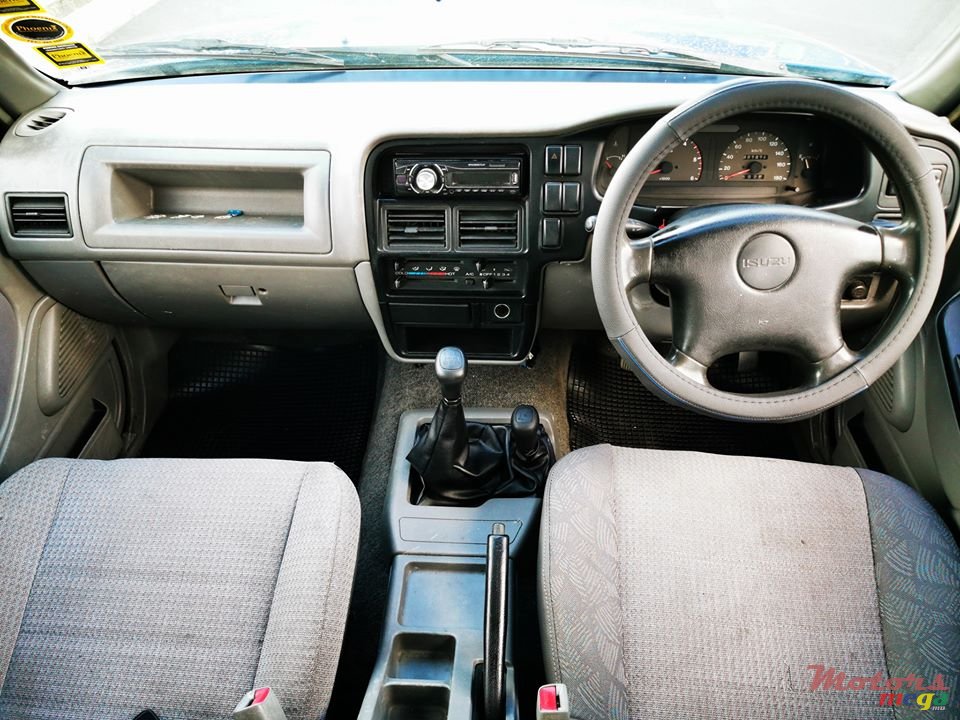 1999' Isuzu Double Cab 4x4 photo #6