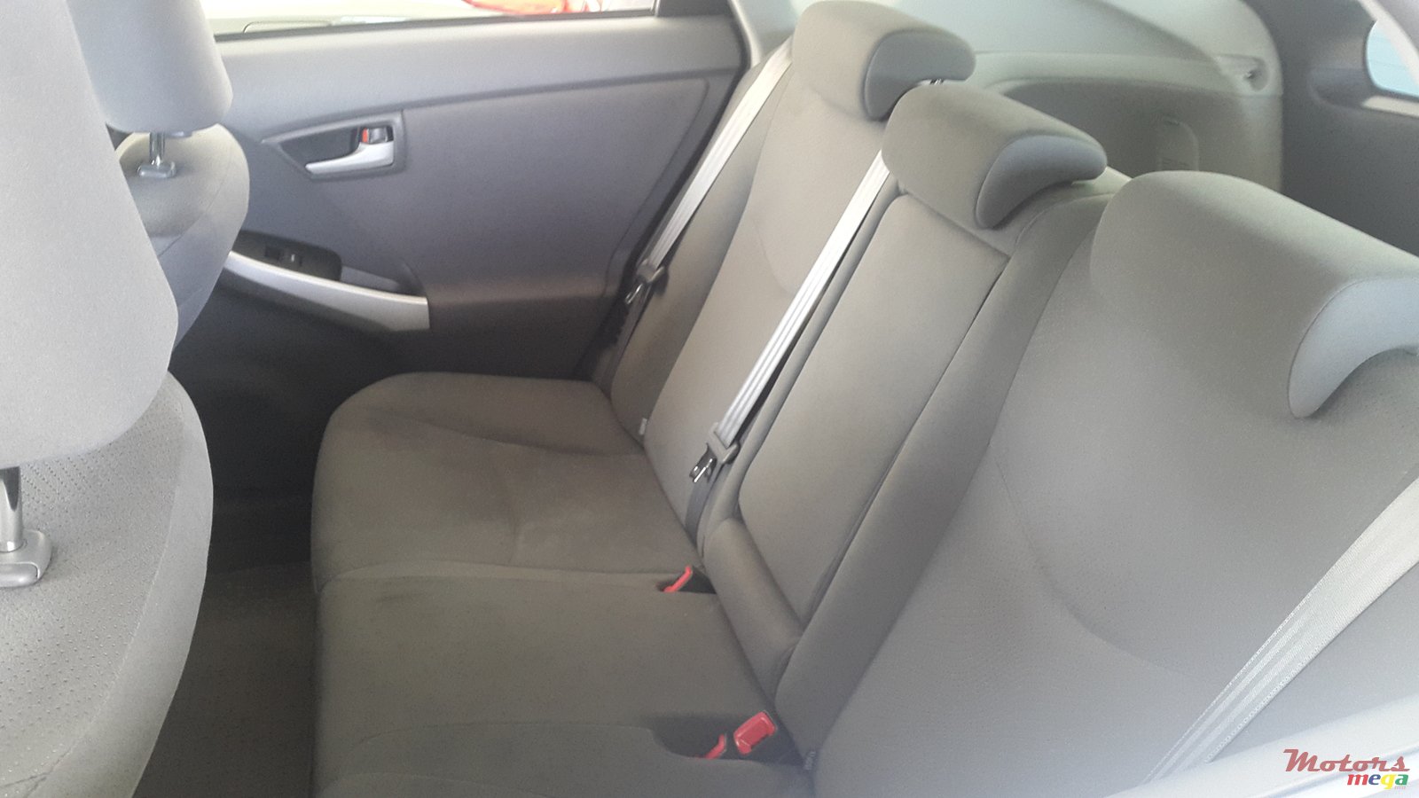 2011' Toyota Prius photo #2