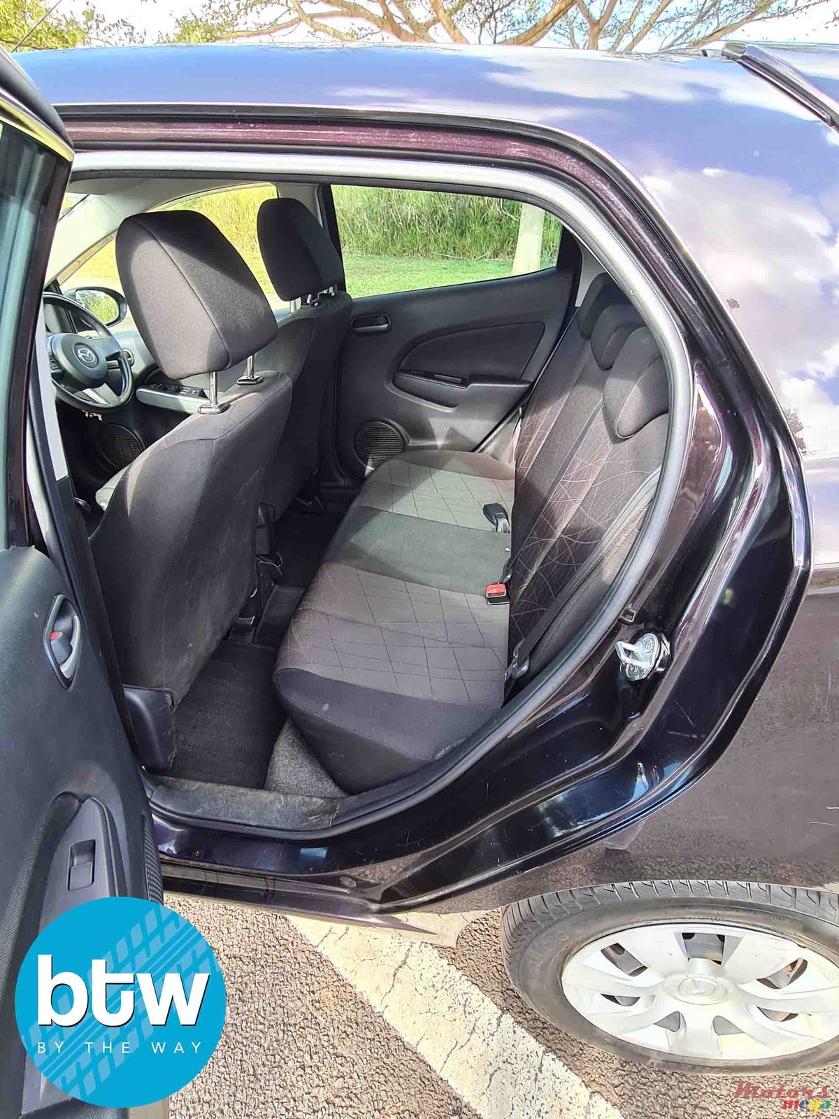 2014' Mazda Demio photo #4