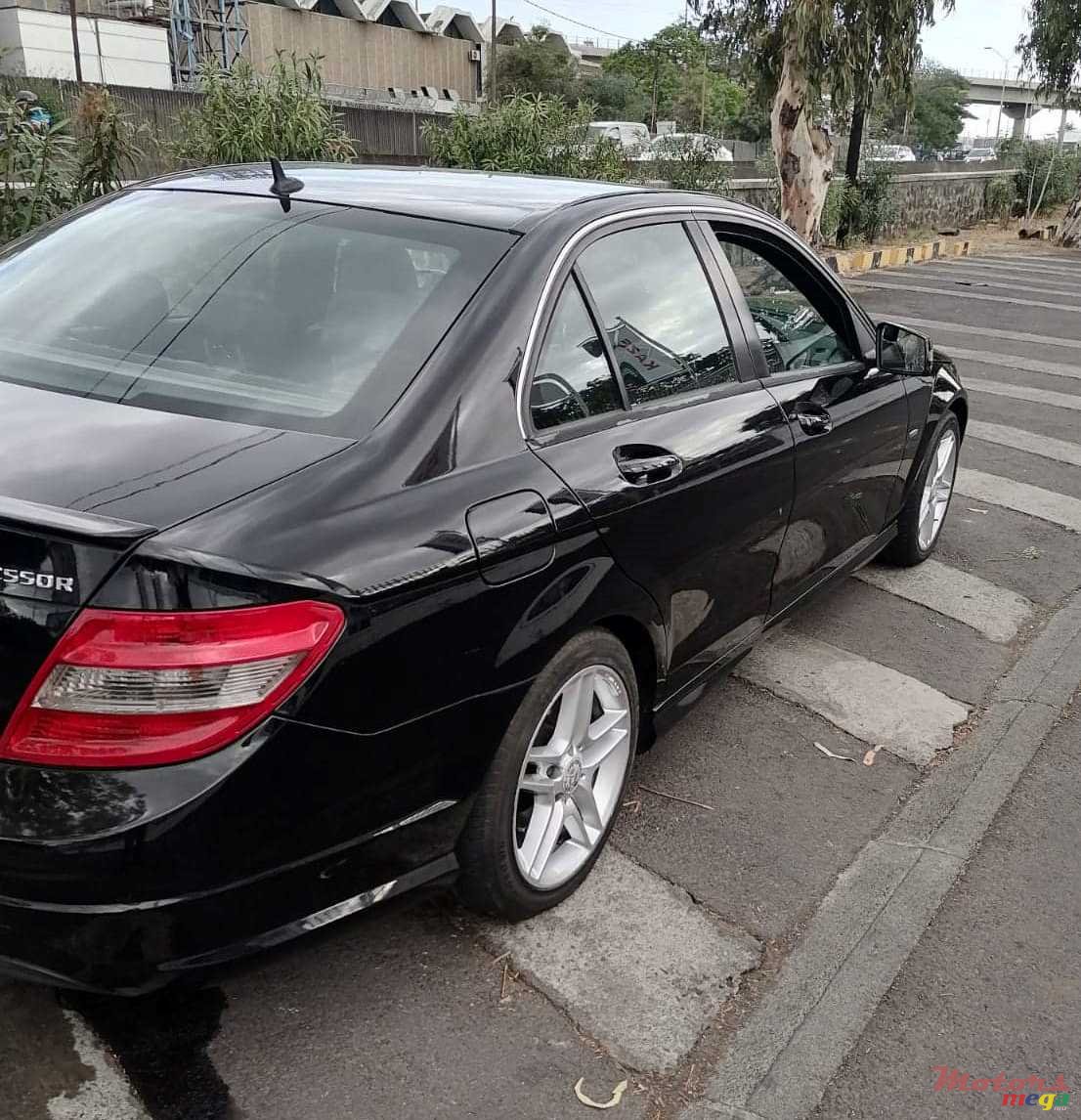2009' Mercedes-Benz C-Class photo #4
