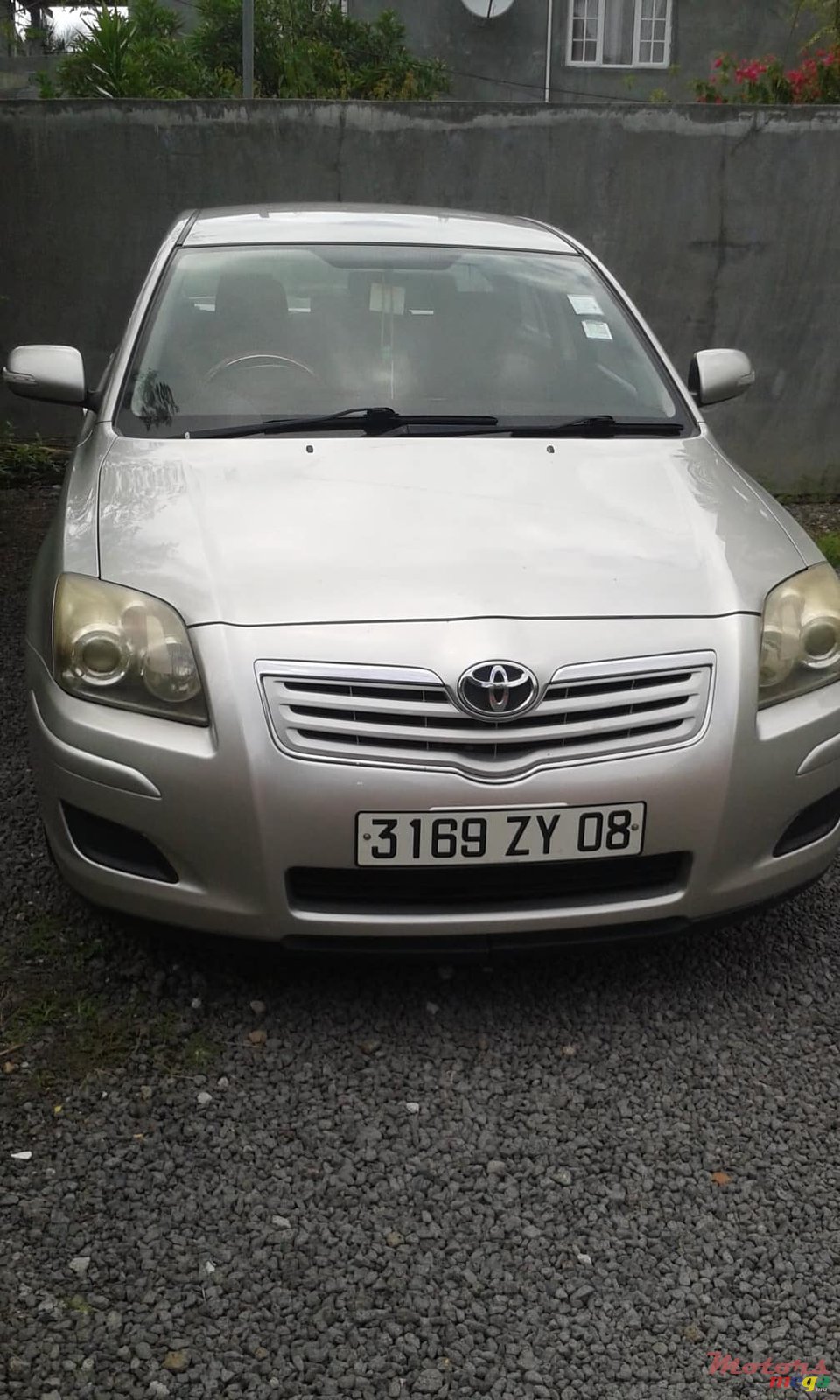 2008' Toyota Avensis photo #2