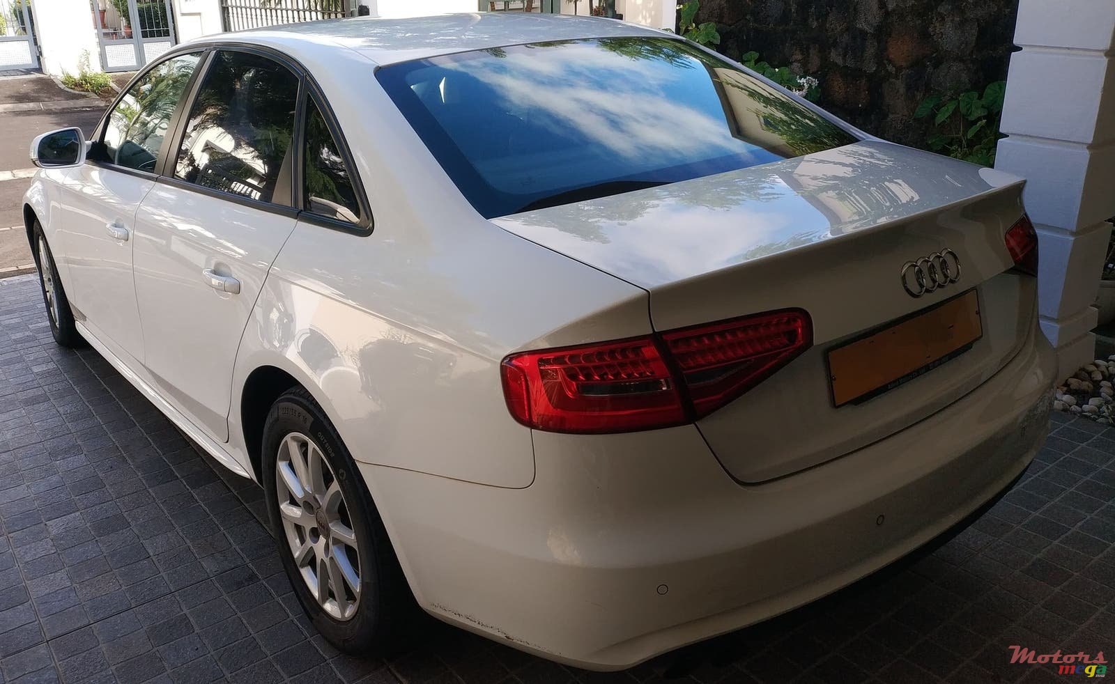 2013' Audi A4 photo #2