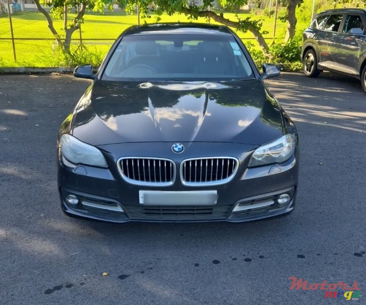 2016' BMW 5 Series photo #2