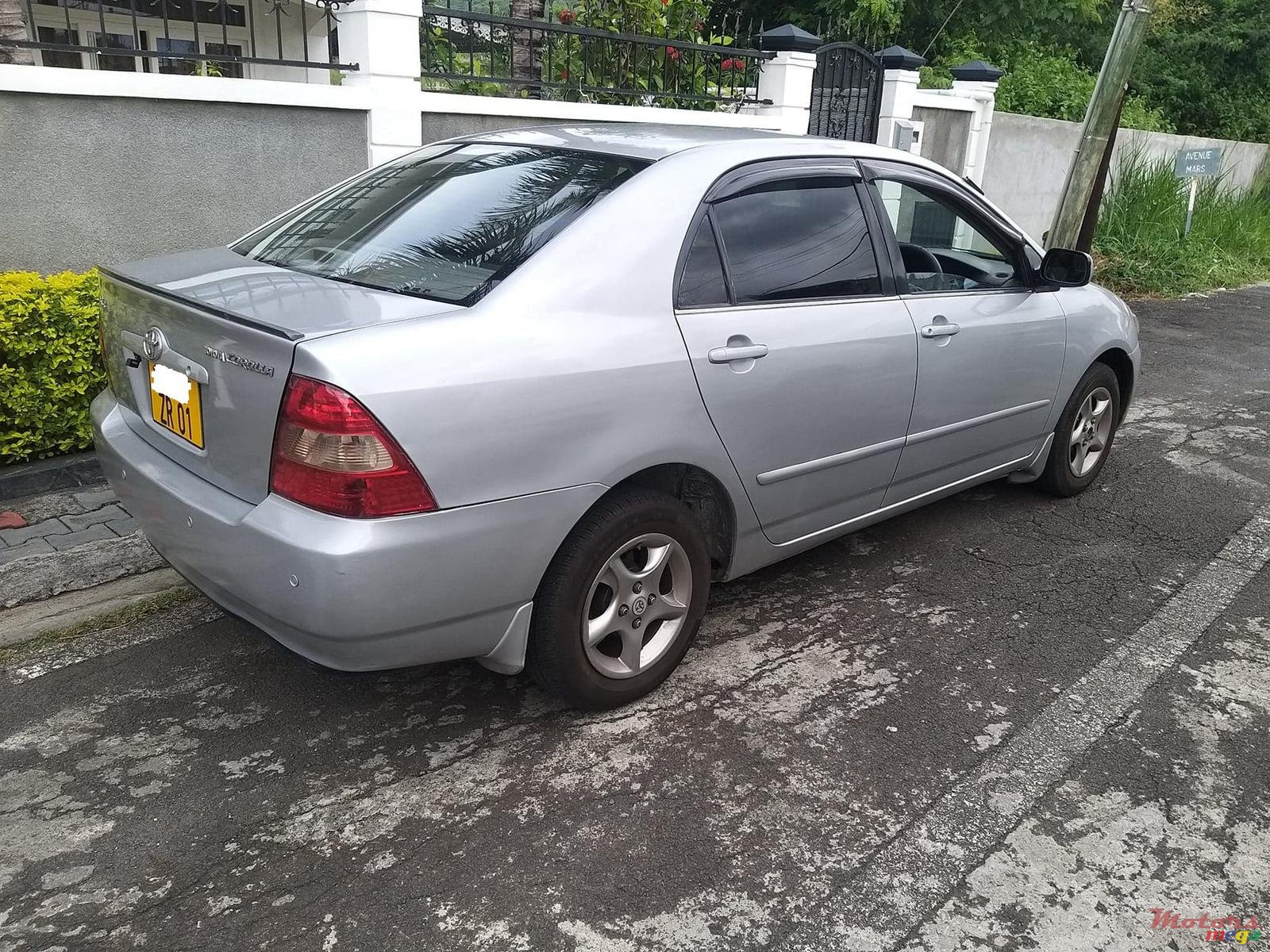 2001' Toyota Corolla NZE photo #5