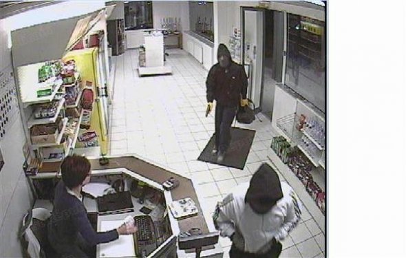 Gas Stations Robberies: Two Individuals in the Crosshairs