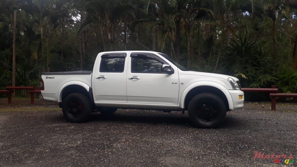2004' Isuzu D-Max LS 4x4 photo #3