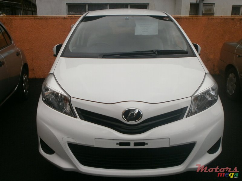 2012' Toyota Vitz photo #1