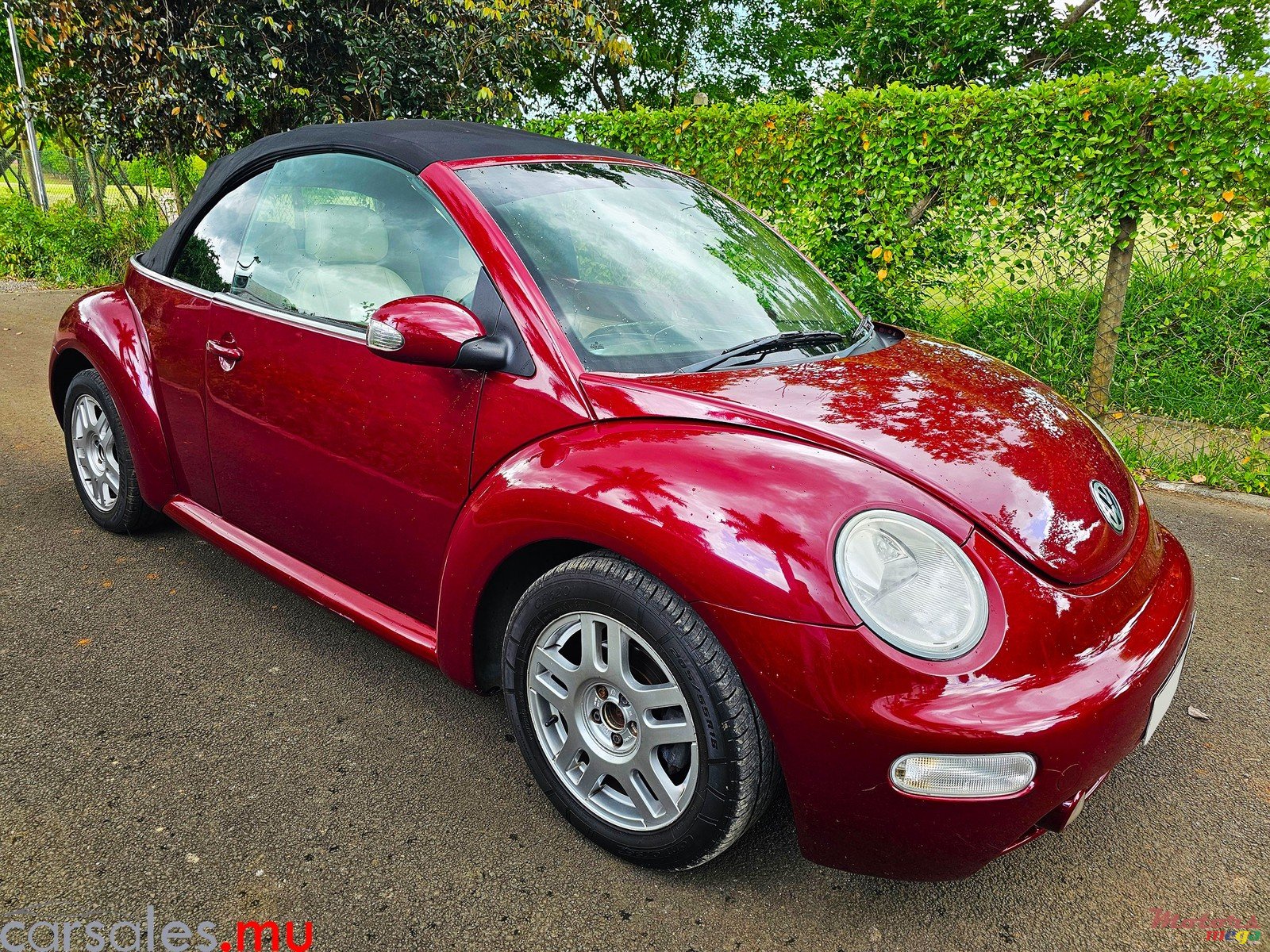 2006' Volkswagen Beetle 1.4 Cabriolet photo #1