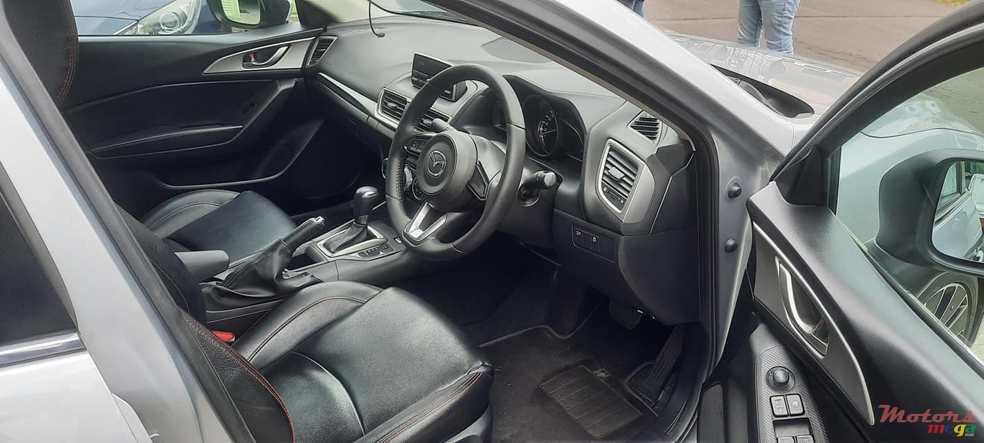 2017' Mazda 3 Skyactive Technology photo #7