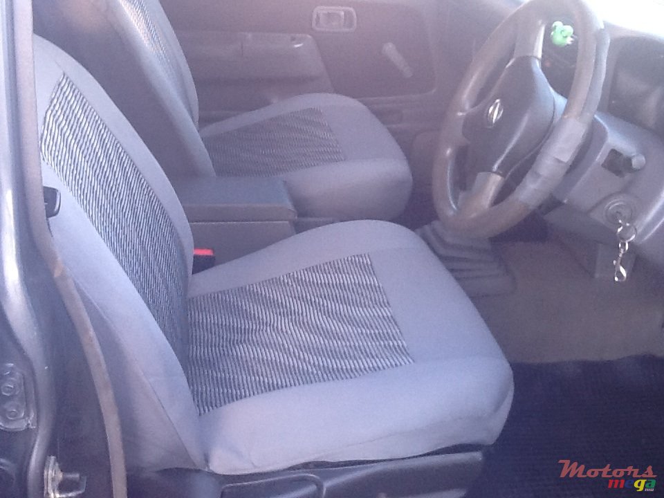 2006' Nissan Hardbody photo #6